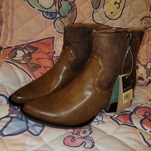 Roper Ankle Boots, Brie, Size 7, Brown